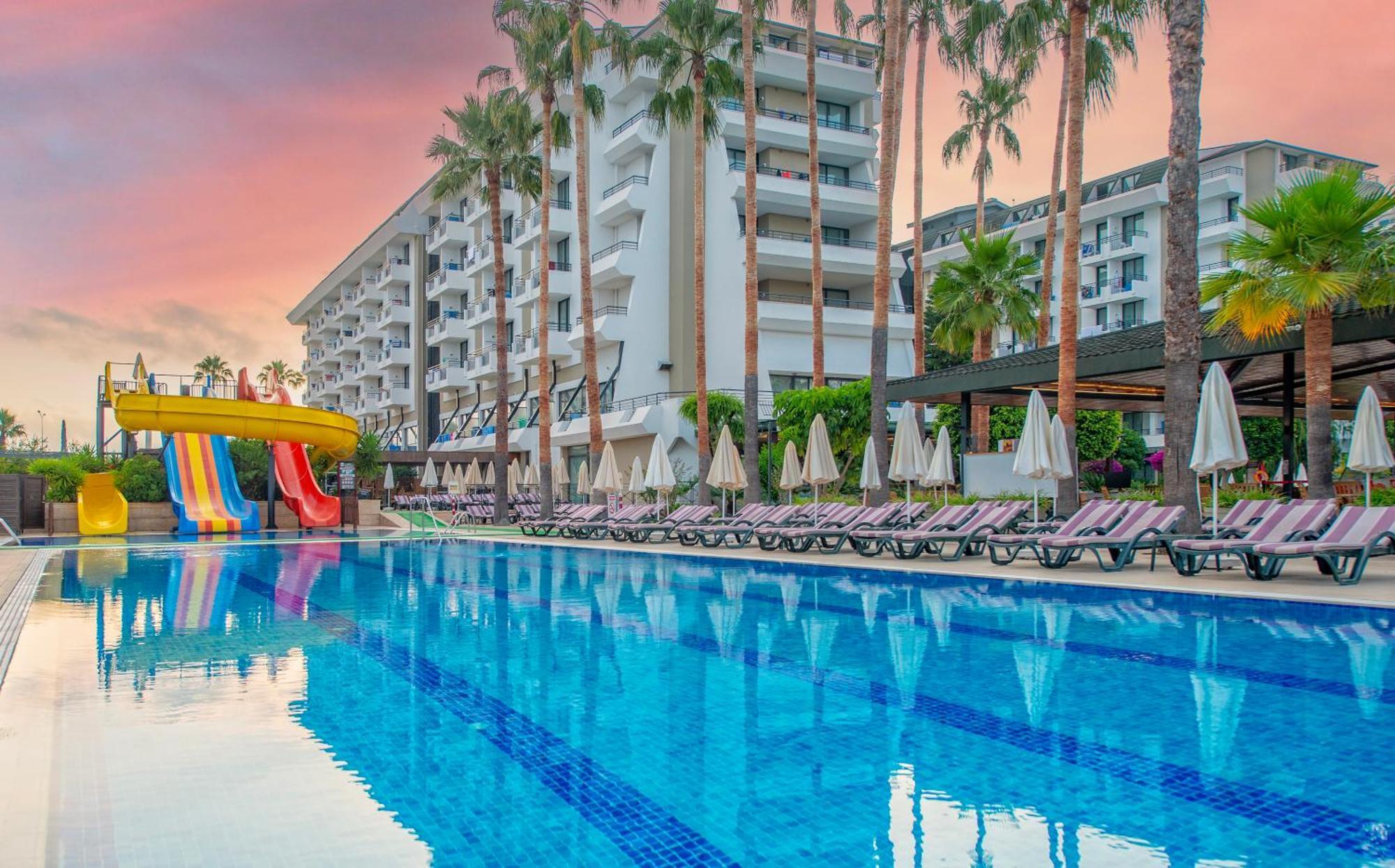 Meryan Hotel Okurcalar Ngoại thất bức ảnh